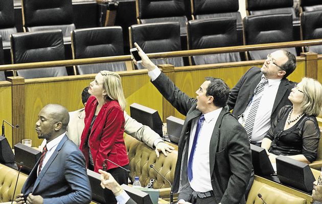 DA demands probe into national assembly brawl - Voice of the Cape