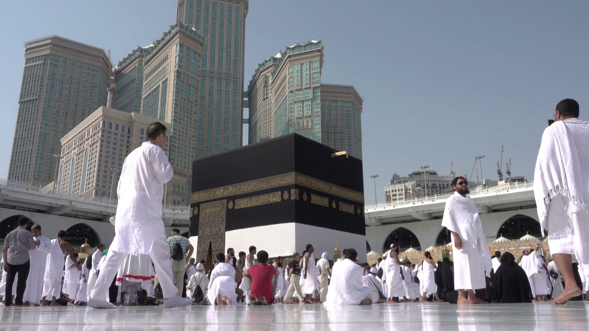Saudi Arabia Reopens Makkah Madina Holy Sites After Coronavirus